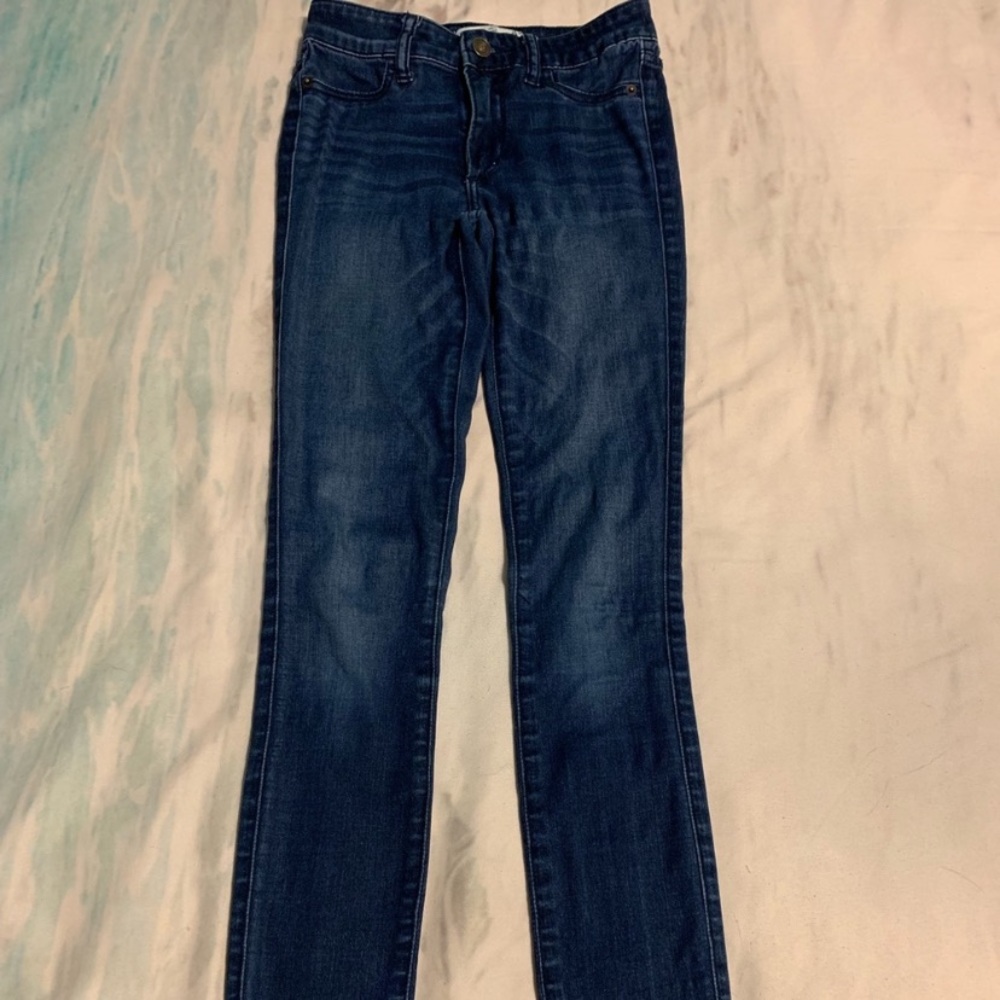 3 Abercrombie & Fitch jeans